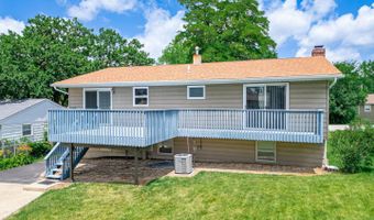 409 Maplewood Dr, Antioch, IL 60002