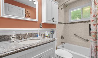 13 Canton Valley Cir, Canton, CT 06019