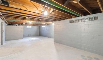 402 Center Ave, Alexander, IA 50420