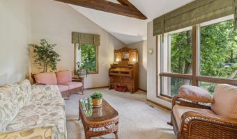 5007 Skycrest Dr, Ames, IA 50010