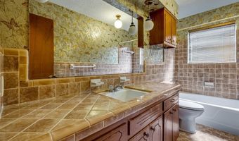 4004 N Shannon Ave, Bethany, OK 73008
