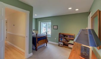 105 Brook Dr, Burlington, VT 05408
