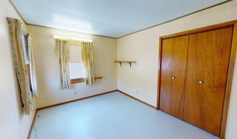 406 Giles Pl, Albert Lea, MN 56007