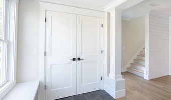 28 Carroll Ave, Newport, RI 02840