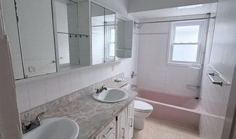 24 COLONIAL Dr 2, Bayonne, NJ 07002