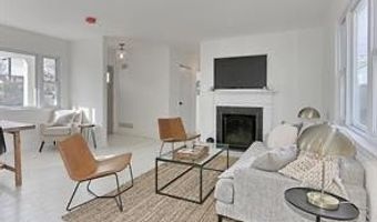 2501 CREST St, Alexandria, VA 22302