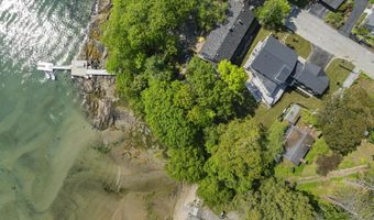 24 Amerescoggin Rd, Falmouth, ME 04105