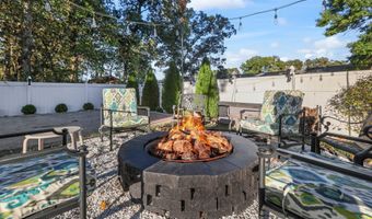 126 Manhattan Ave, Bayville, NJ 08721