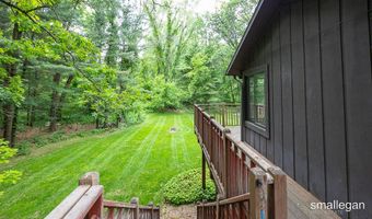 550 Greentree Ln NE, Ada, MI 49301