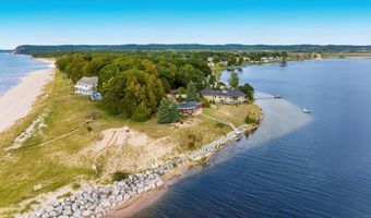 16560 Starke Rd, Arcadia, MI 49613