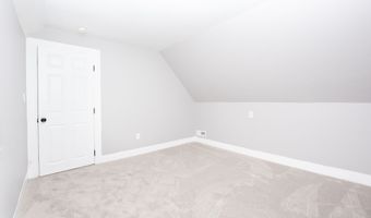 6 Crescent St, Ansonia, CT 06401