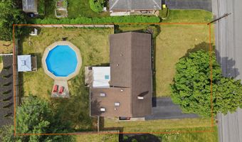 11 James Dr, Albany, NY 12211