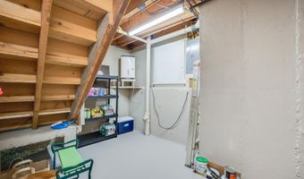 240 Bragg's Ln, Barnstable, MA 02630