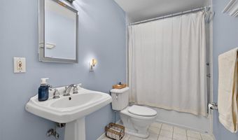 9 Eros Dr, Airmont, NY 10952