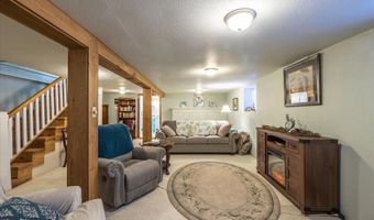 830 DIVISION St SE, Bandon, OR 97411