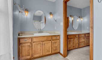 987 N 640 Rd, Baldwin City, KS 66006