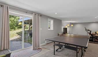 43 Skyline Rd, Bangor, ME 04401