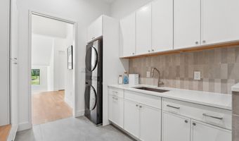 8302 ROBEY Ave, Annandale, VA 22003