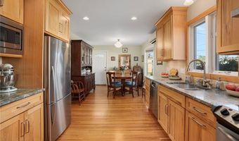3 Harold St, Newport, RI 02840