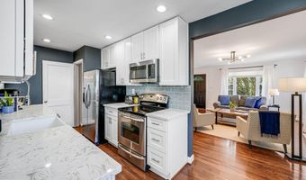 7306 WAYNE Dr, Annandale, VA 22003