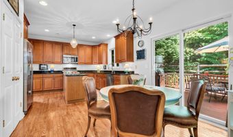 55 Sydney Ct, Atlantic Highlands, NJ 07716