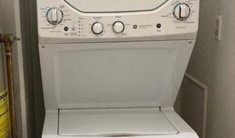 2233 S Huron Pkwy 2, Ann Arbor, MI 48104