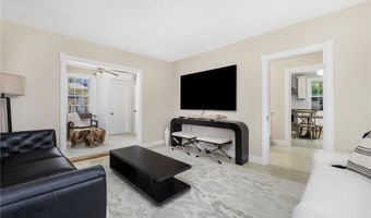 24 Barney St, Newport, RI 02840