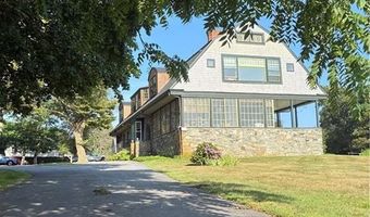 438 Wolcott Ave 2, Middletown, RI 02842