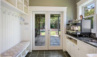586 B St, Ashland, OR 97520