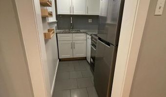3520 W PL NW #103, Washington, DC 20007