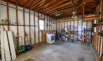 422 Maple Dr, Belford, NJ 07718