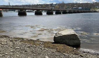 17 Footbridge Rd, Belfast, ME 04915