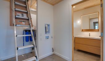 8 Quonset Way, Carson, NM 87517