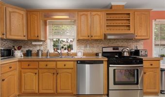 8 King Philip Rd, Coventry, RI 02816