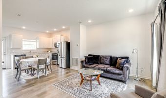677 Crossings Ln, Akron, OH 44320