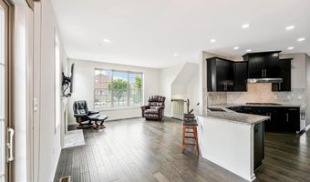 22635 NAUGATUCK Sq, Ashburn, VA 20148