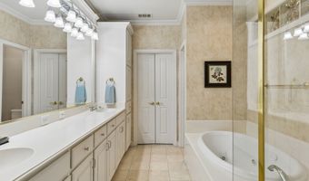 4147 Towne Green Cir, Addison, TX 75001