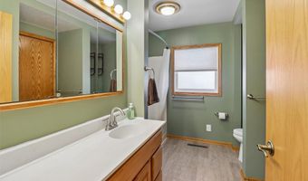 603 1st St E, Altoona, IA 50009