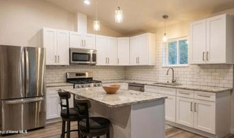 389 Hardy Loop, Bonners Ferry, ID 83805