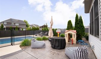 132 Boxelder Ln, Amherst, NY 14228