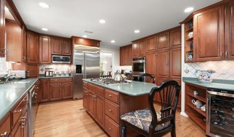 11836 HUNTING RIDGE Ct, Potomac, MD 20854