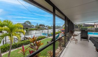 910 CHIPAWAY Dr, Apollo Beach, FL 33572