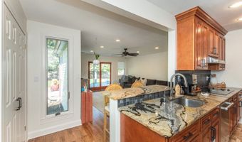 18 Evergreen Dr, Bayonne, NJ 07035