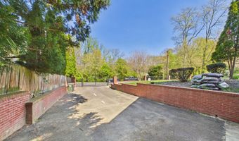 7801 RIDGEWOOD Dr, Annandale, VA 22003