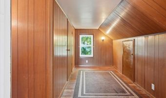 51 Cayuga Ct, Burlington, VT 05408