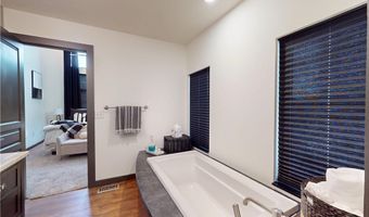 121 N Howard St, Akron, OH 44308