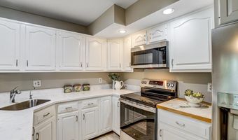 8402 CAMDEN St, Alexandria, VA 22308