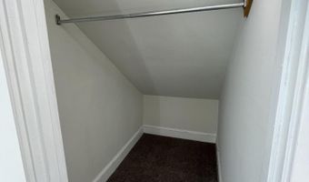 37 E Gloucester Pike 1, Barrington, NJ 08007