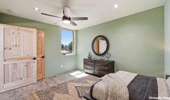102 Spanish Peaks Rd, Arroyo Hondo, NM 87513