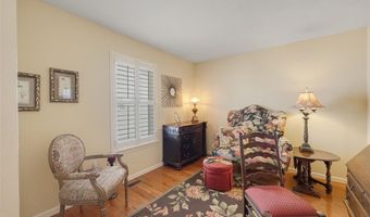 1112 Oak Borough Dr, Ballwin, MO 63021